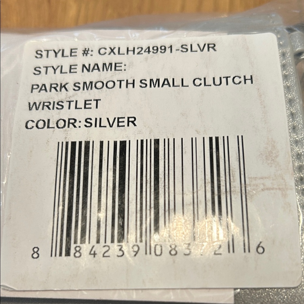 NWT CXL by Christian Lacroix Silver Park Smooth Small Clutch Wristlet Reg. $78 - Picture 9 of 12